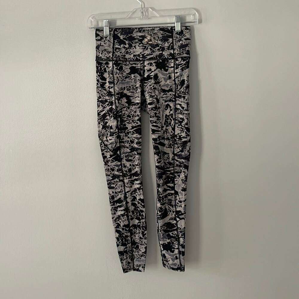 Lululemon Fast and Free 7/8 Tight ll Nulux 25”Size 4 Interfaced Starligh… - Picture 2 of 10